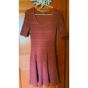 Women’s Mid-Length Maroon Dress